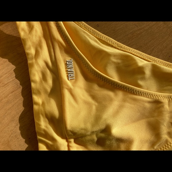 Triangl Bikini - Picture 3 of 6
